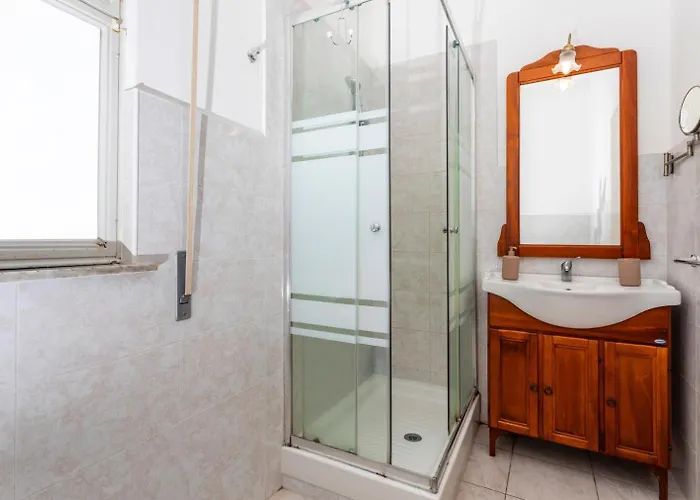 Nicola House דירה *